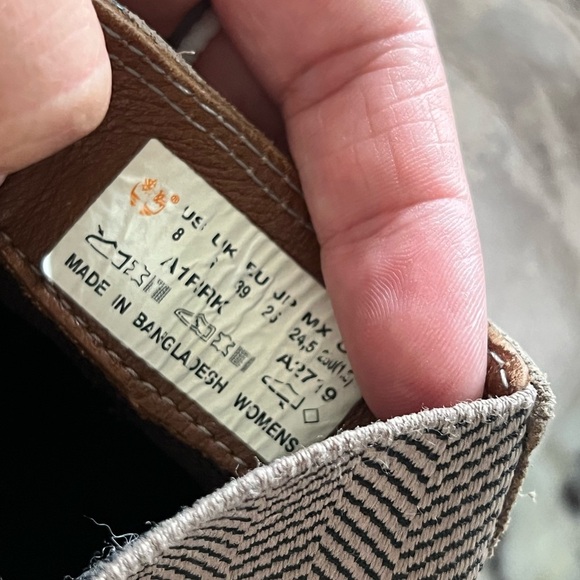 Timberland Tan Ankle Boots with Durable Sole - Picture 6 of 7